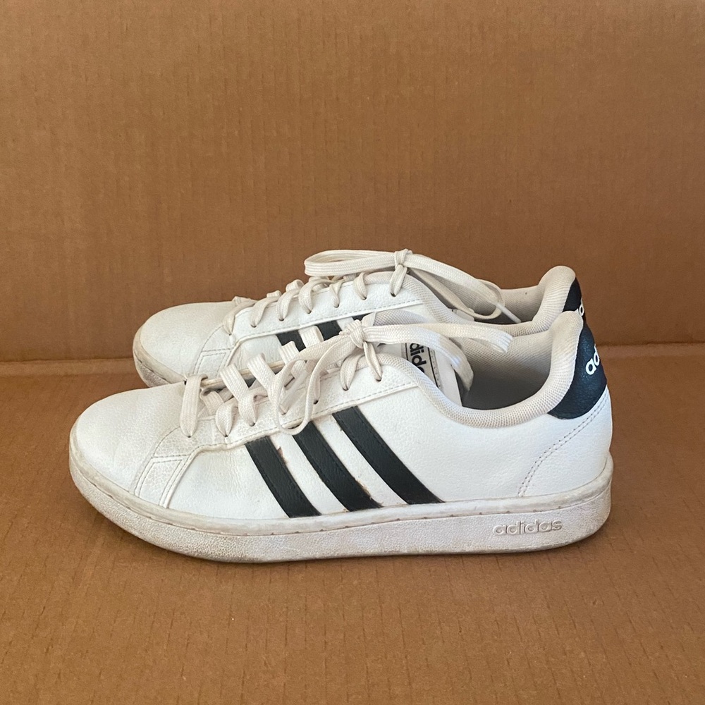 Adidas Grand Court 2.0 Three Stripe White Black Low Sneakers | Women's US 8
